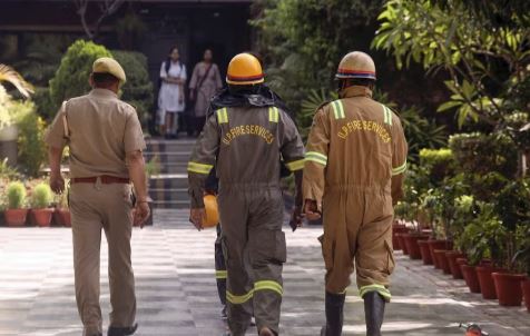 राजधानी दिल्ली में आज फिर 2 स्कूलों को मिली बम से उड़ाने की धमकी, मचा हड़कंप, जांच में जुटी पुलिस